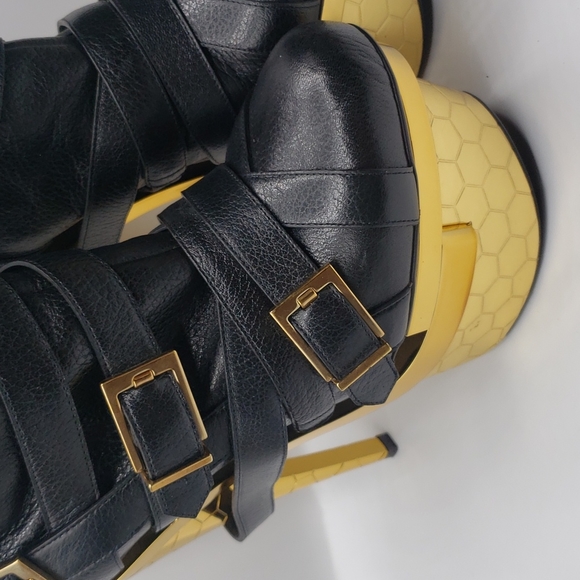 Versace size 39 color black leather 100% Authentic - Picture 6 of 17